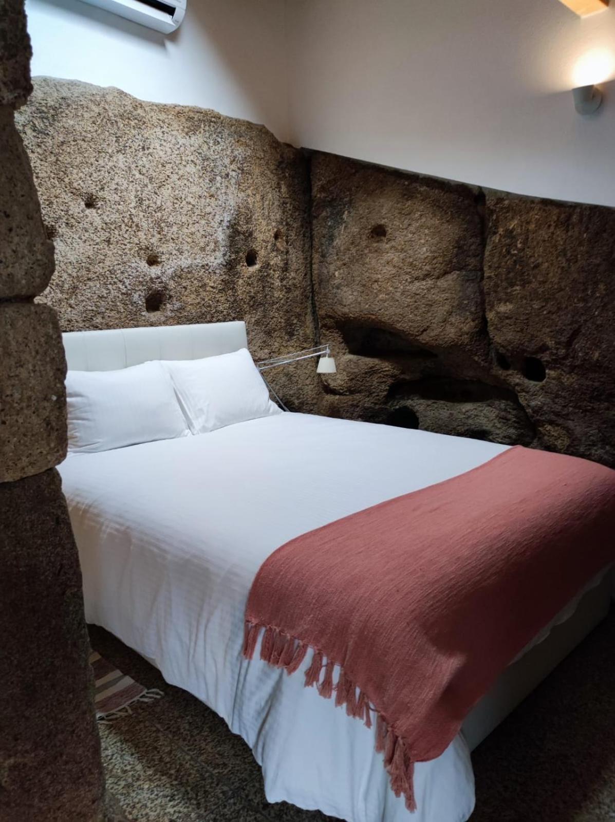 Casa Do Meio Em Quinta De Sao Pedro De Vir-A-Corca มอนซานโต ภายนอก รูปภาพ