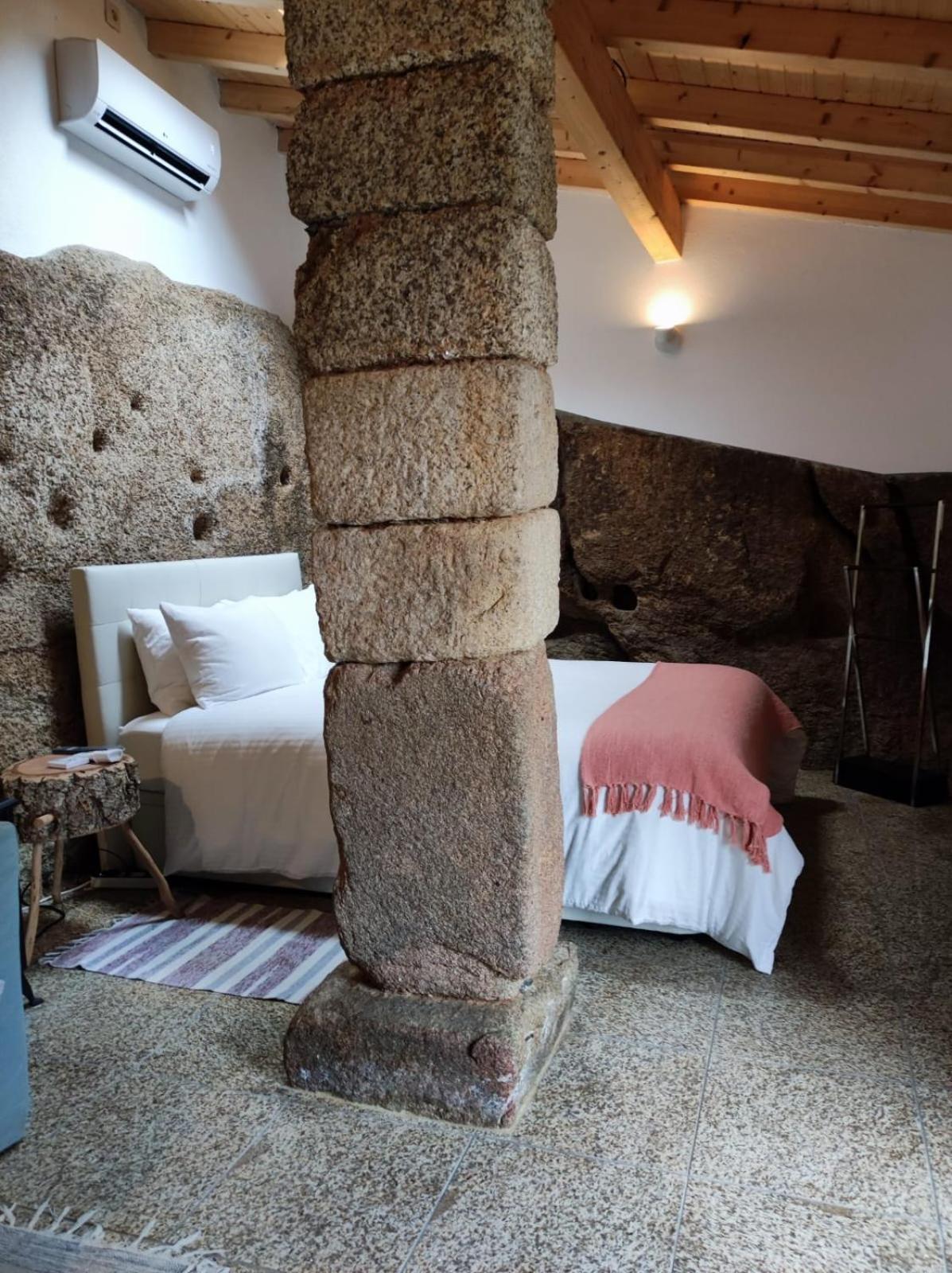 Casa Do Meio Em Quinta De Sao Pedro De Vir-A-Corca มอนซานโต ภายนอก รูปภาพ